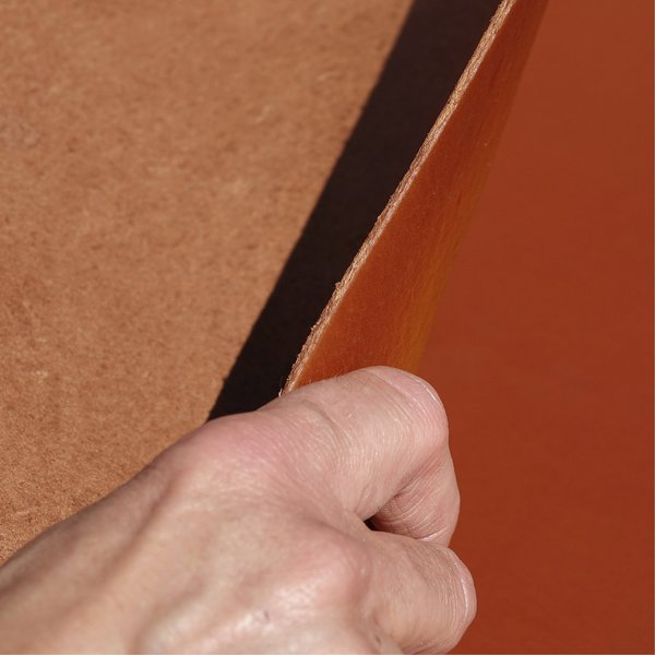 Rindspaltleder, Vintage/Wachs-Finish. Farbe Kupferbraun. Stärke ca. 2,6 mm (L24-004)